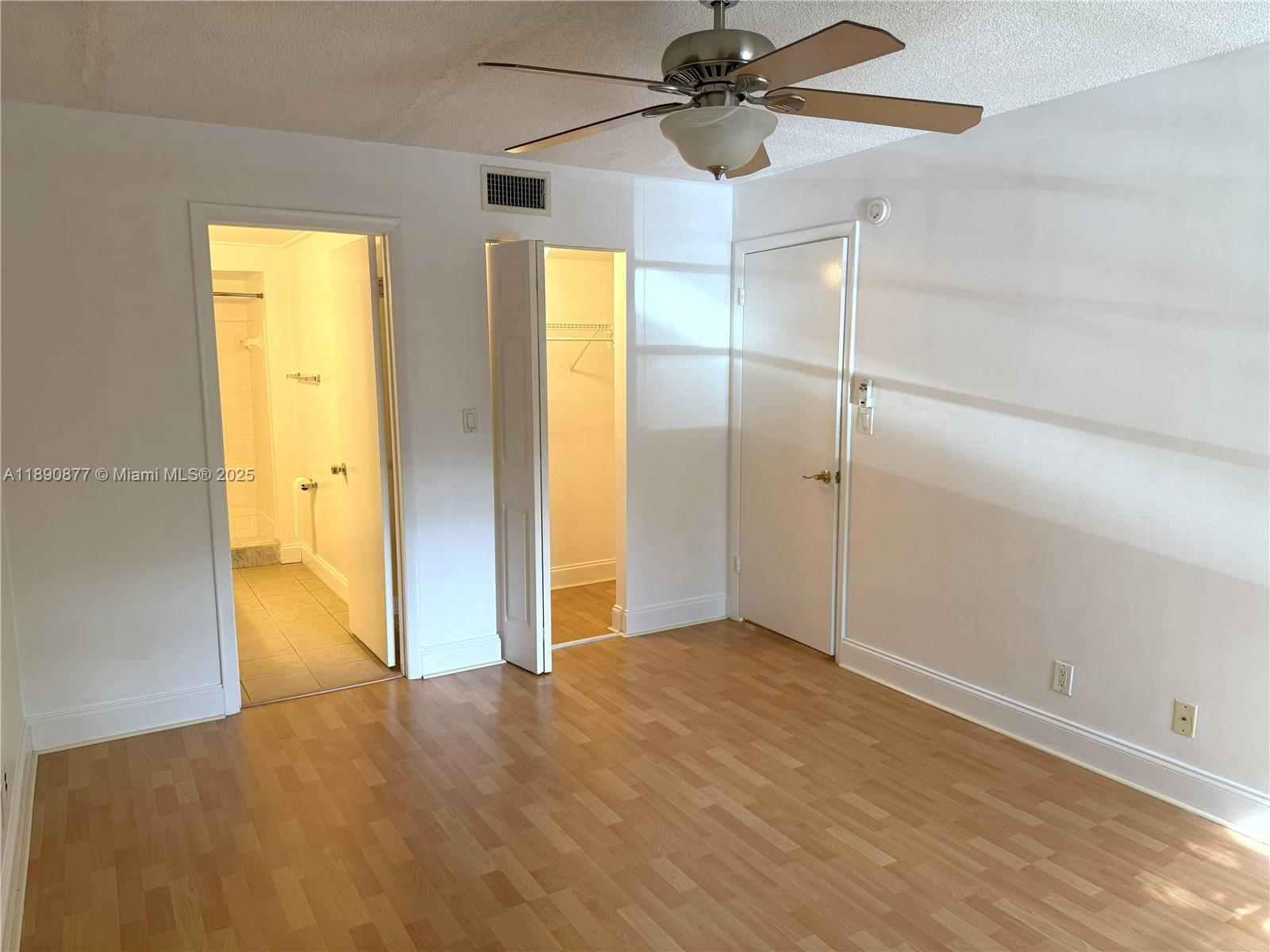 CASA DEL RIO CONDO - Residential Lease