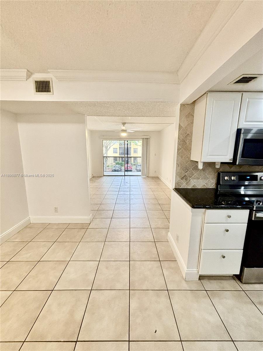 CASA DEL RIO CONDO - Residential Lease