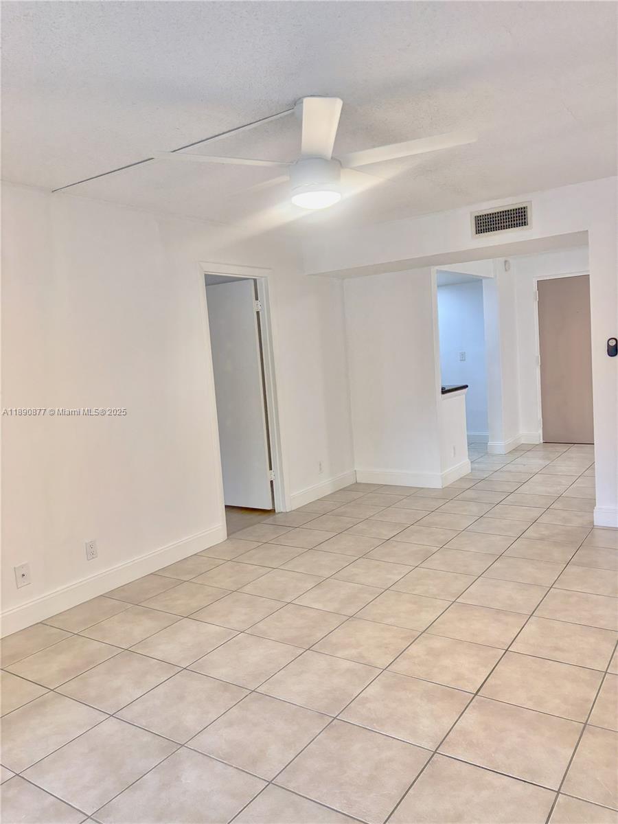 CASA DEL RIO CONDO - Residential Lease