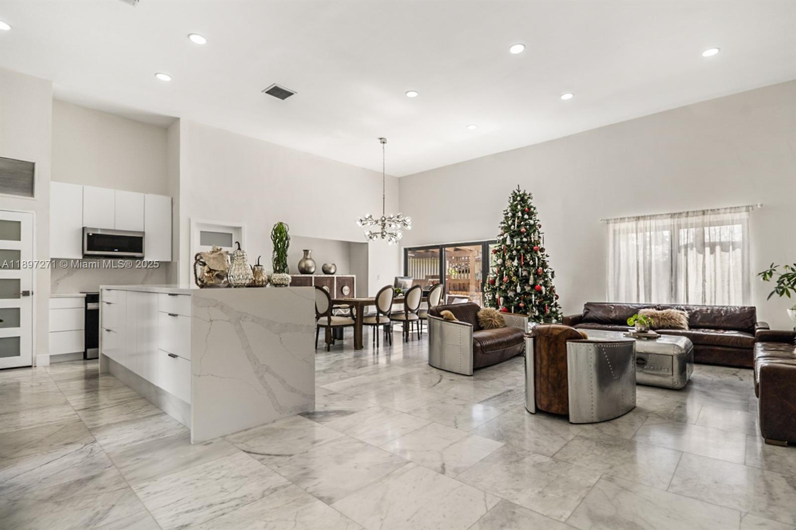 513 Leslie Dr