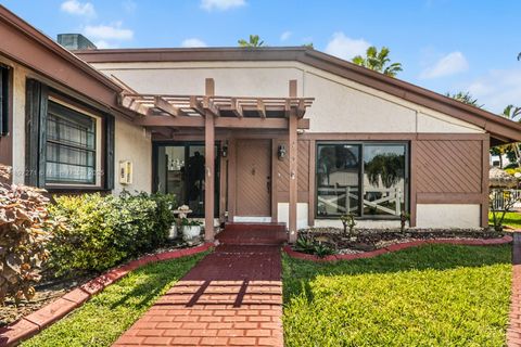 513 Leslie Dr Hallandale Beach FL 33009