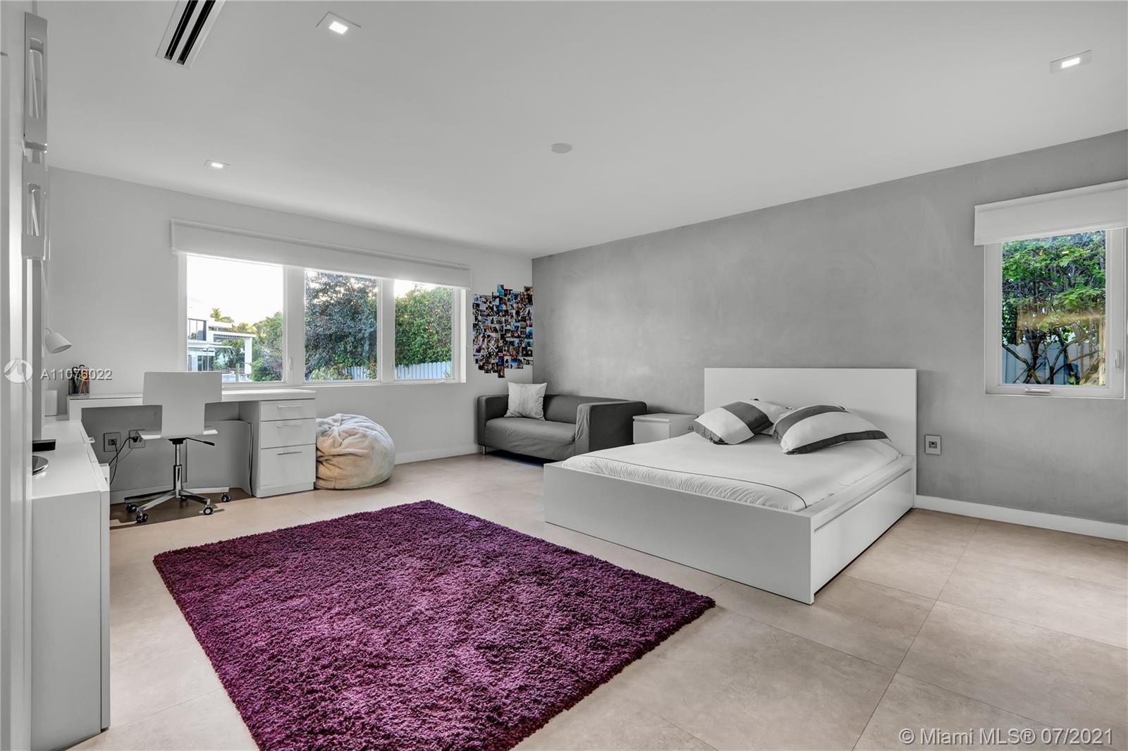 CAPE FLORIDA SUB SEC 3 - Residential