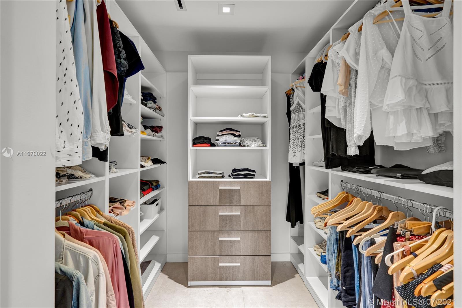 CAPE FLORIDA SUB SEC 3 - Residential