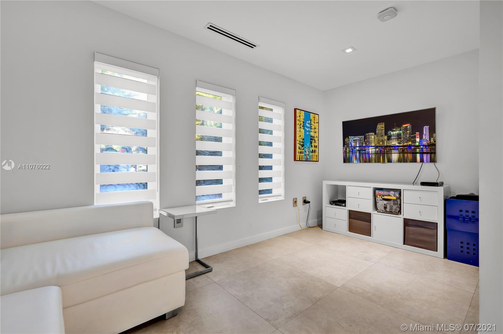 CAPE FLORIDA SUB SEC 3 - Residential