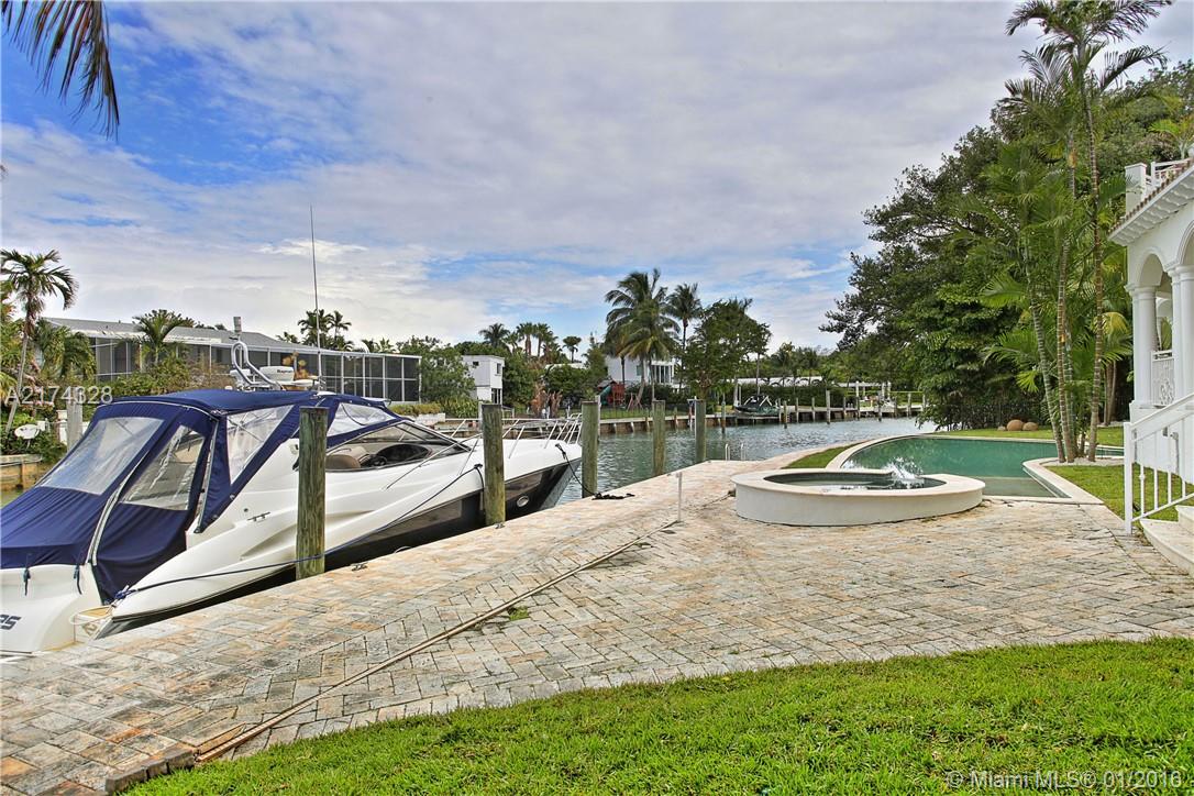 SMUGGLERS COVE - Residential