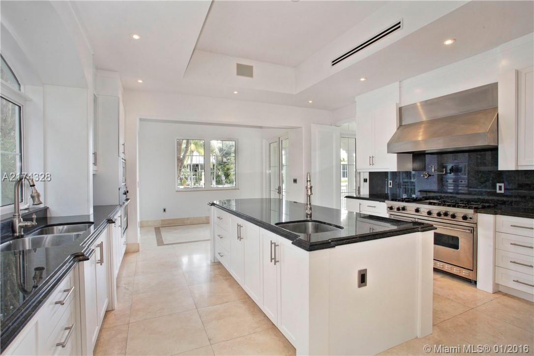 SMUGGLERS COVE - Residential