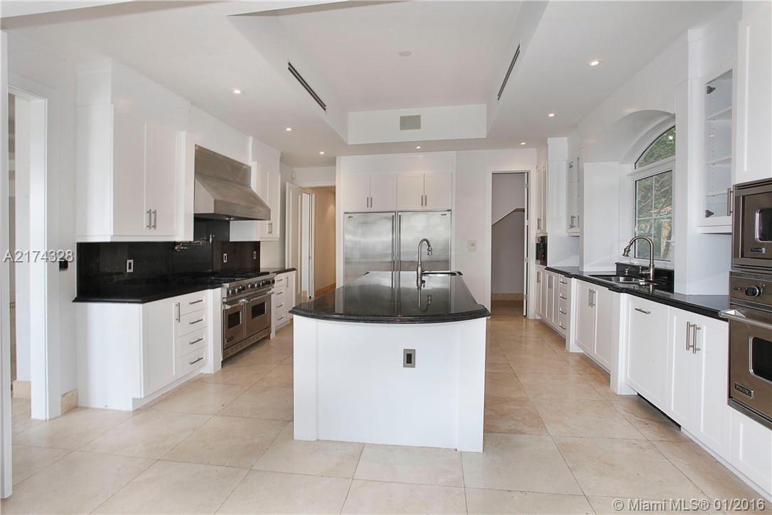 SMUGGLERS COVE - Residential