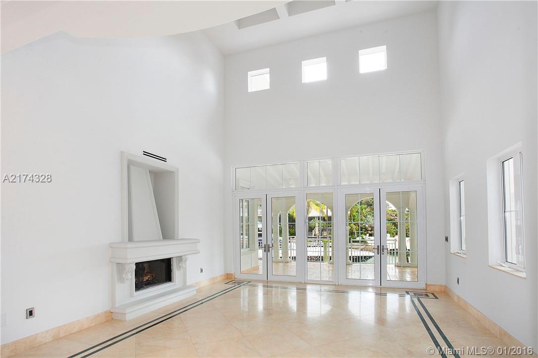 SMUGGLERS COVE - Residential