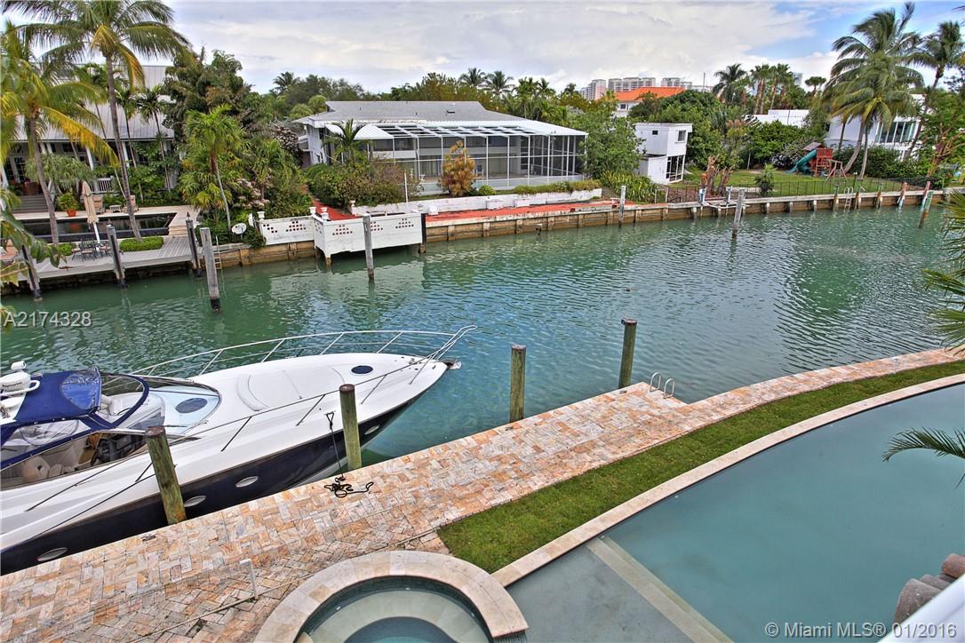 SMUGGLERS COVE - Residential