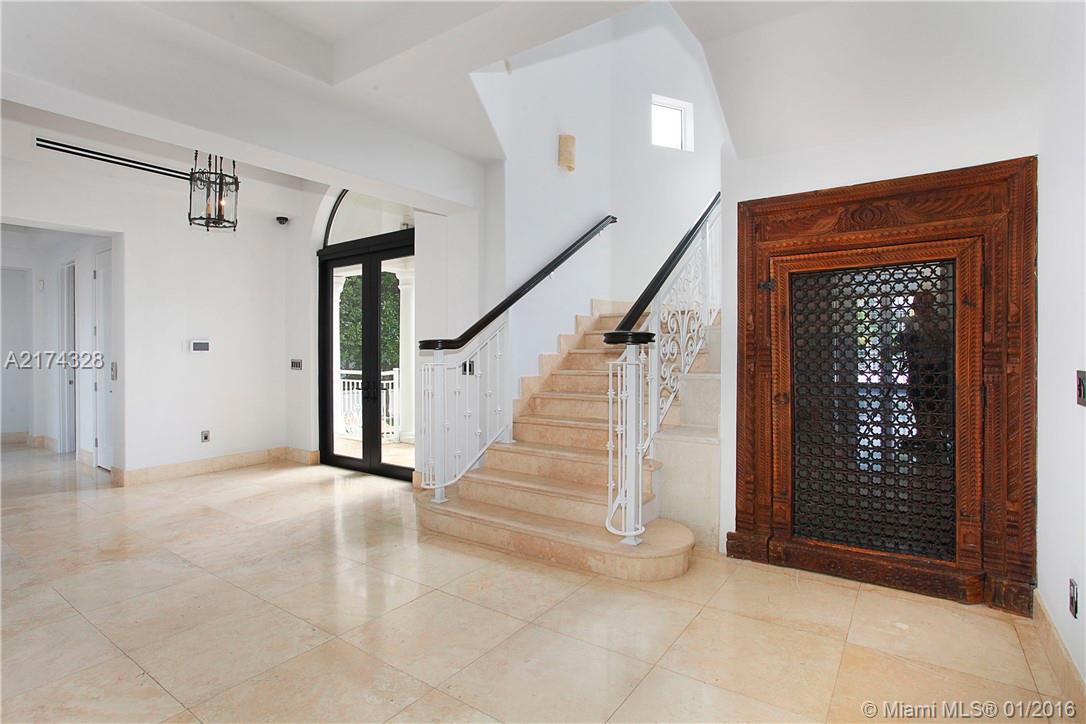 SMUGGLERS COVE - Residential