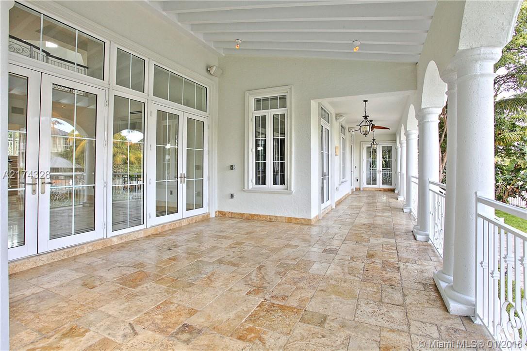 SMUGGLERS COVE - Residential