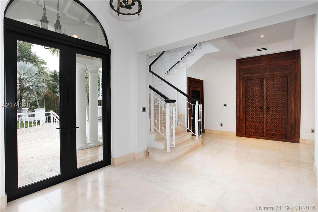 SMUGGLERS COVE - Residential