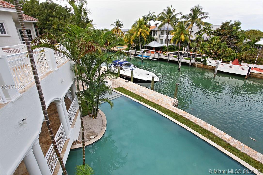 SMUGGLERS COVE - Residential