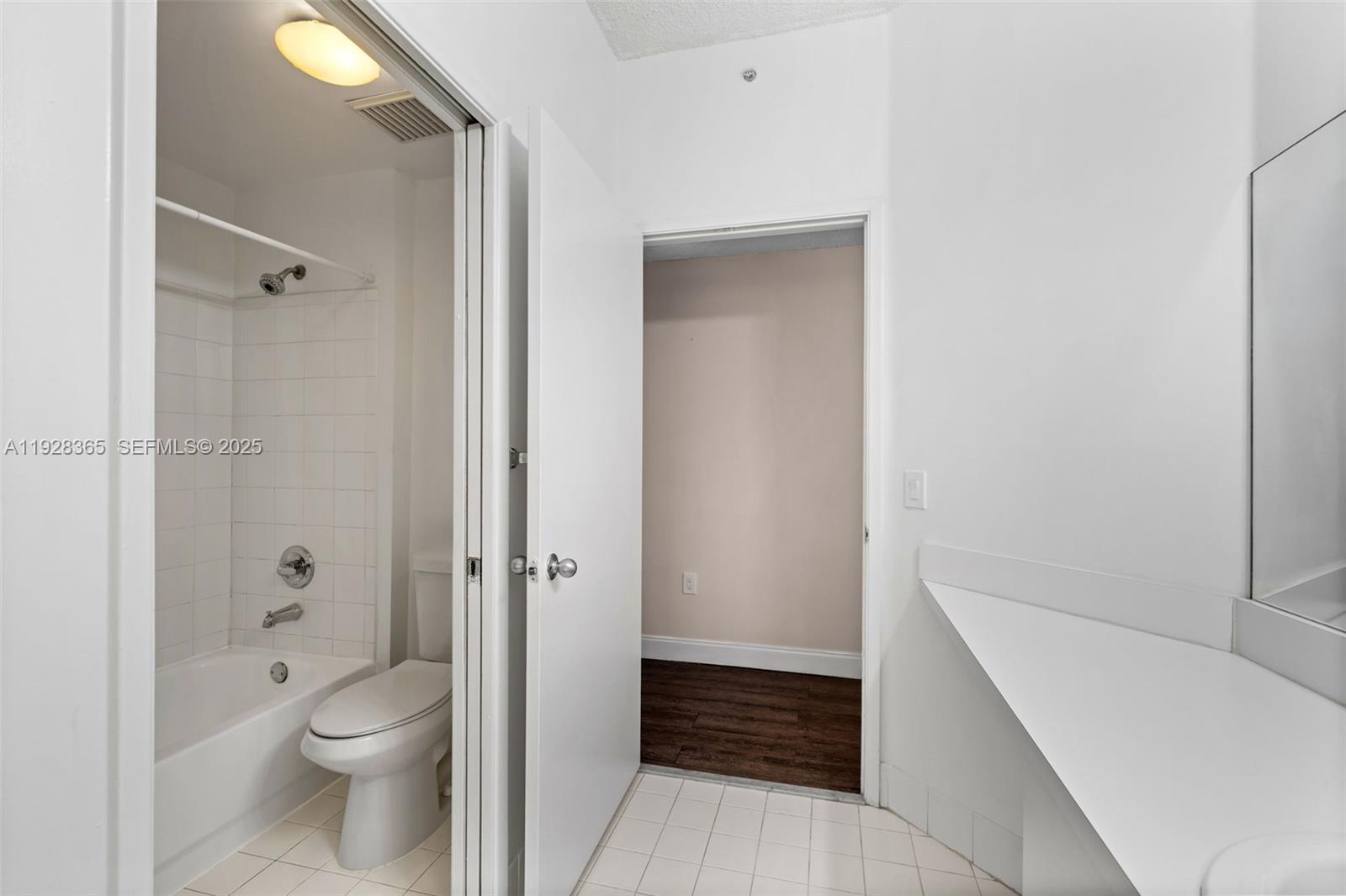 COURTYARDS AT DAVIE CONDO - Residential Lease