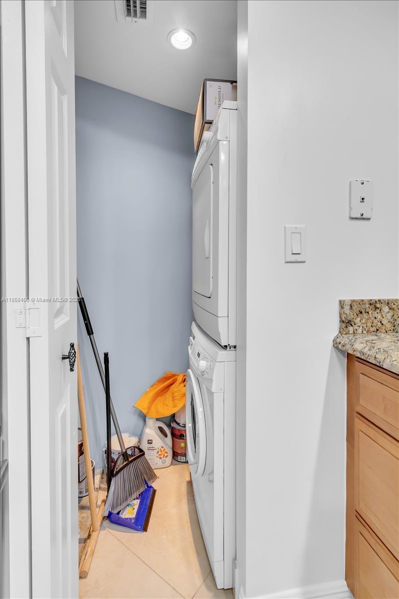 TIARA CONDO - Residential