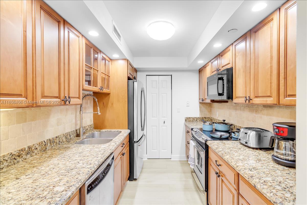 3000 N Ocean Dr 3B