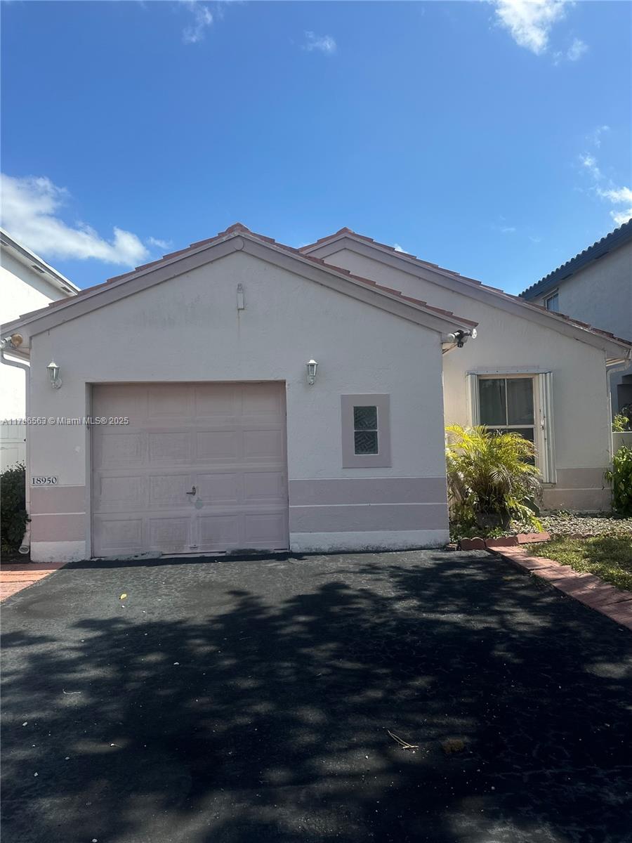 Rental Property at 18950 Nw 22nd St, Pembroke Pines, Miami-Dade County, Florida - Bedrooms: 2 
Bathrooms: 2  - $2,800 MO.