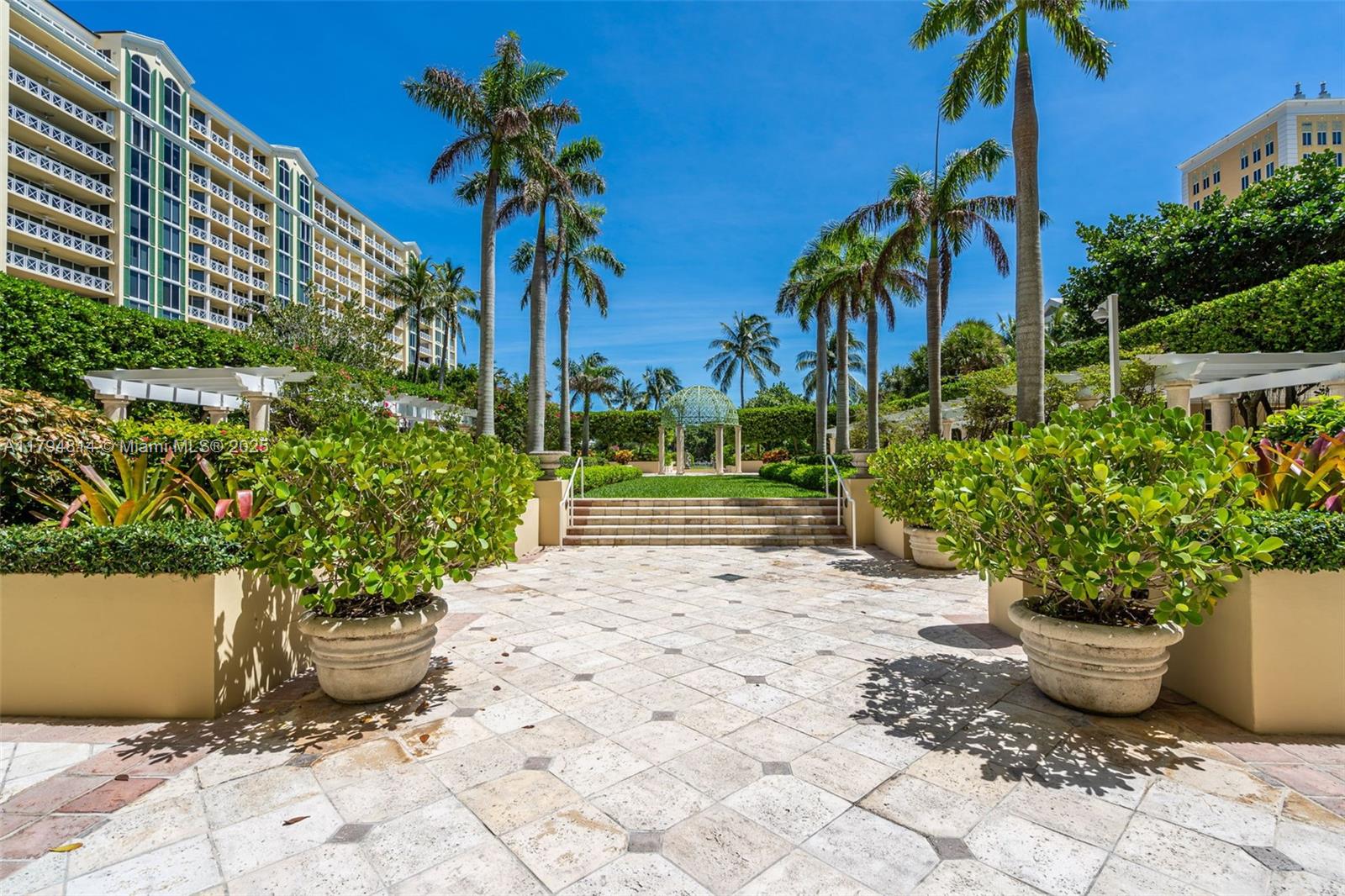 GRAND BAY RESIDENCES COND - Residential