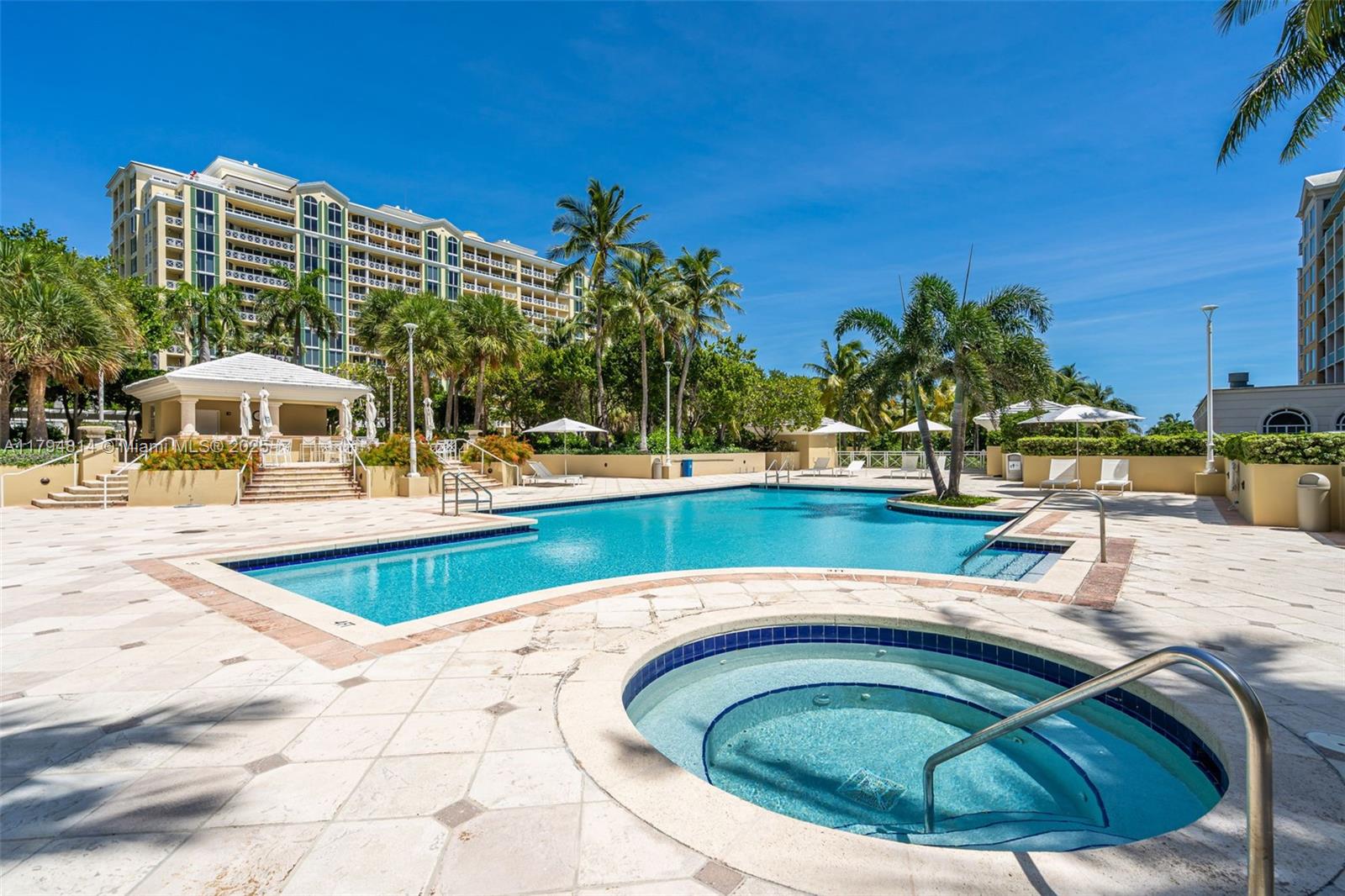 GRAND BAY RESIDENCES COND - Residential