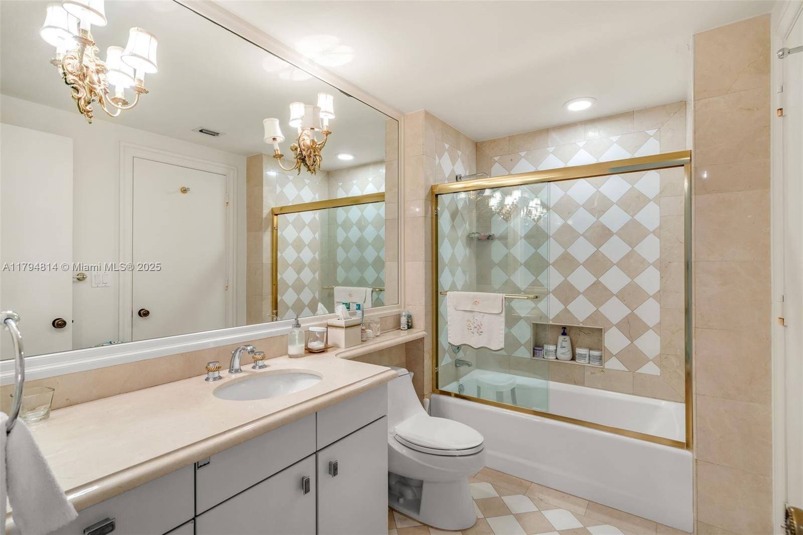 GRAND BAY RESIDENCES COND - Residential