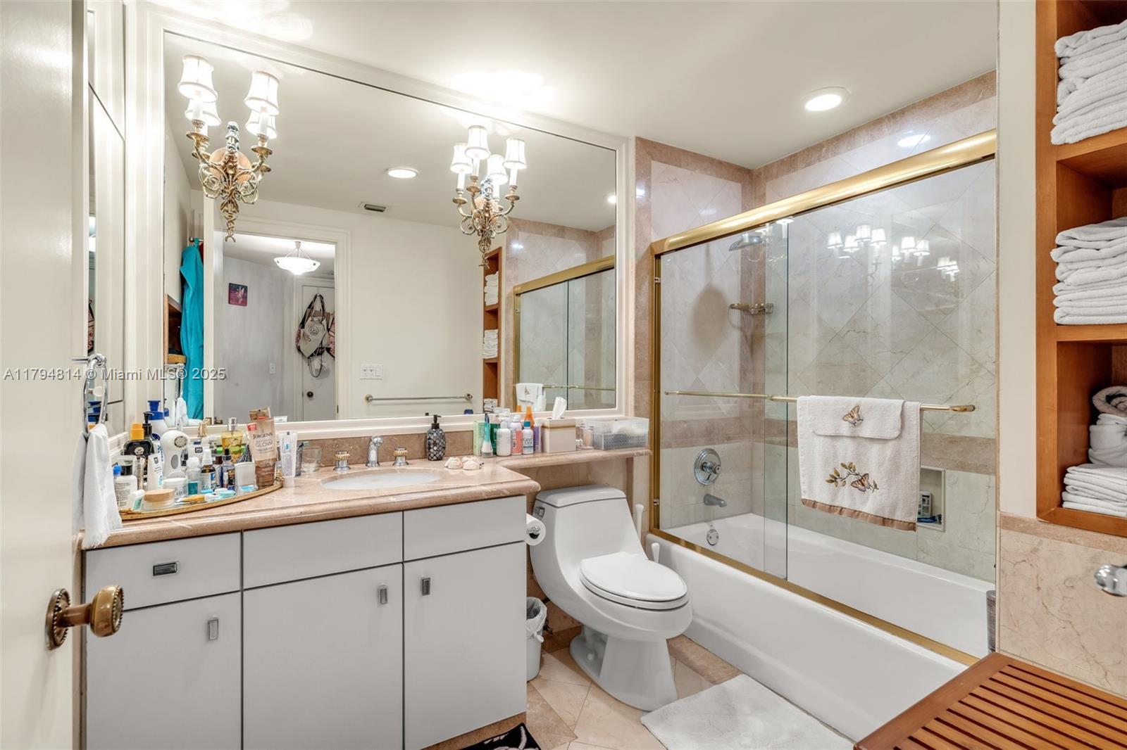 GRAND BAY RESIDENCES COND - Residential