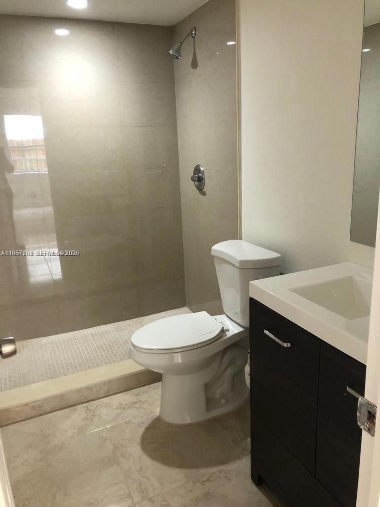 SNAPPER CREEK TOWNHOUSES - Residential Lease