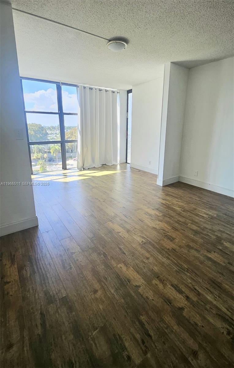 OCEANVIEW PARK CONDO - Residential Lease