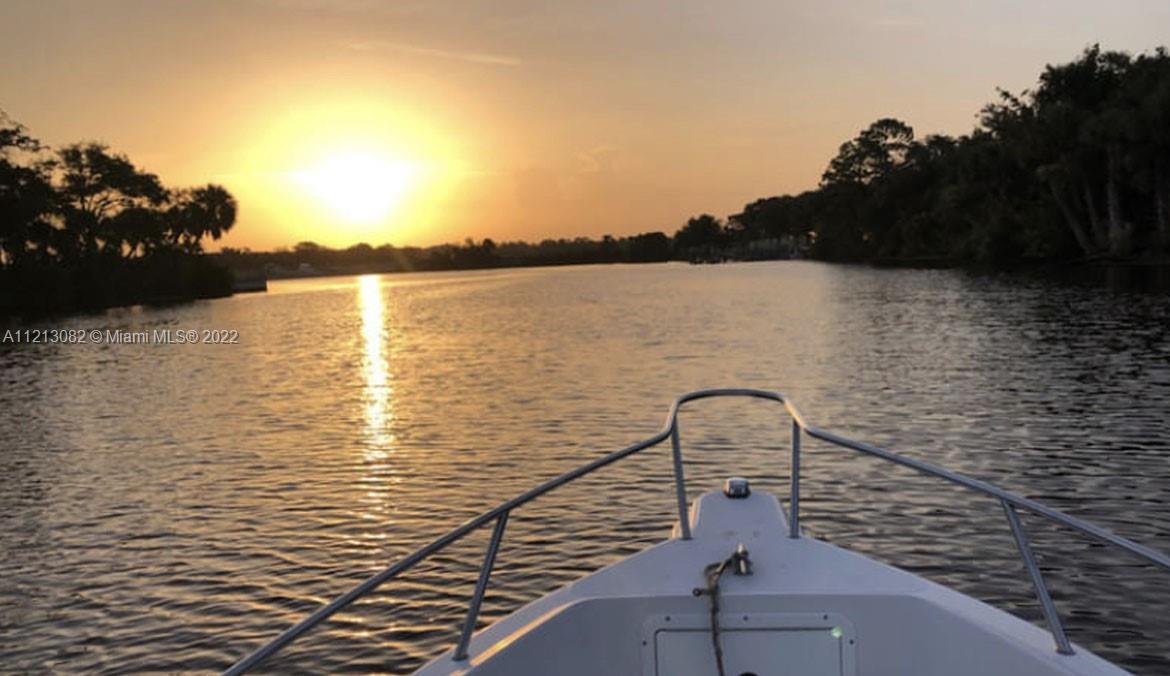 Port Charlotte - Land