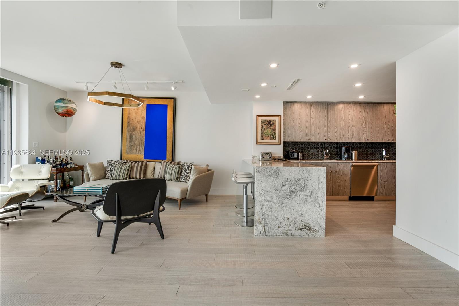 GRAND BAY TOWER CONDO - Residential Lease