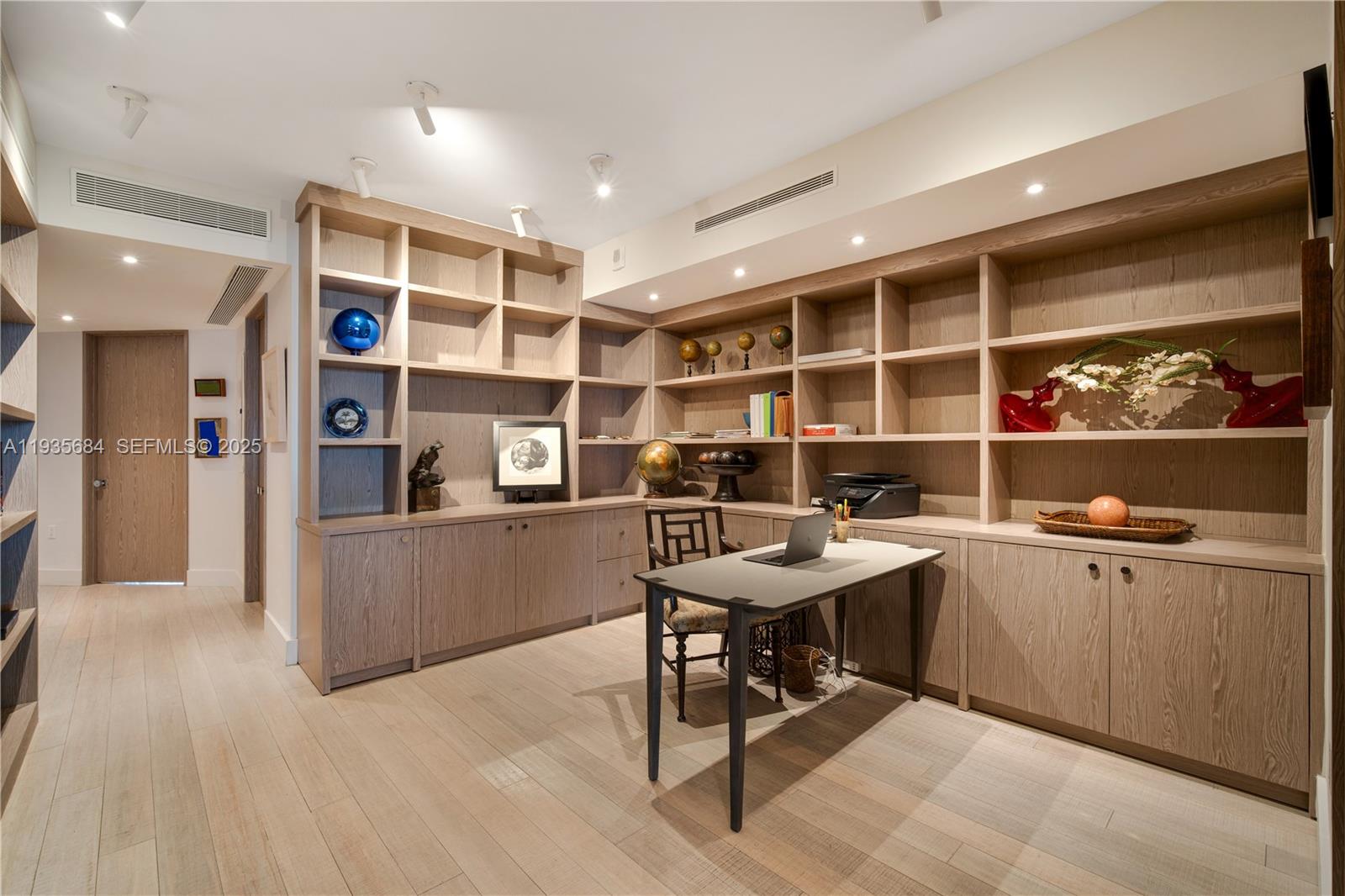 GRAND BAY TOWER CONDO - Residential Lease