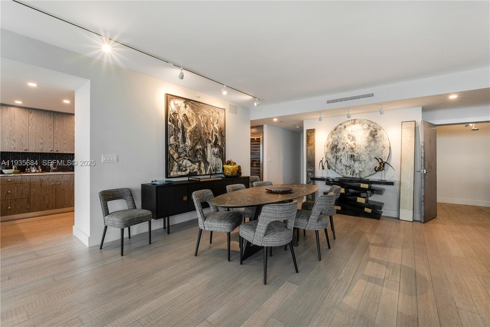 GRAND BAY TOWER CONDO - Residential Lease