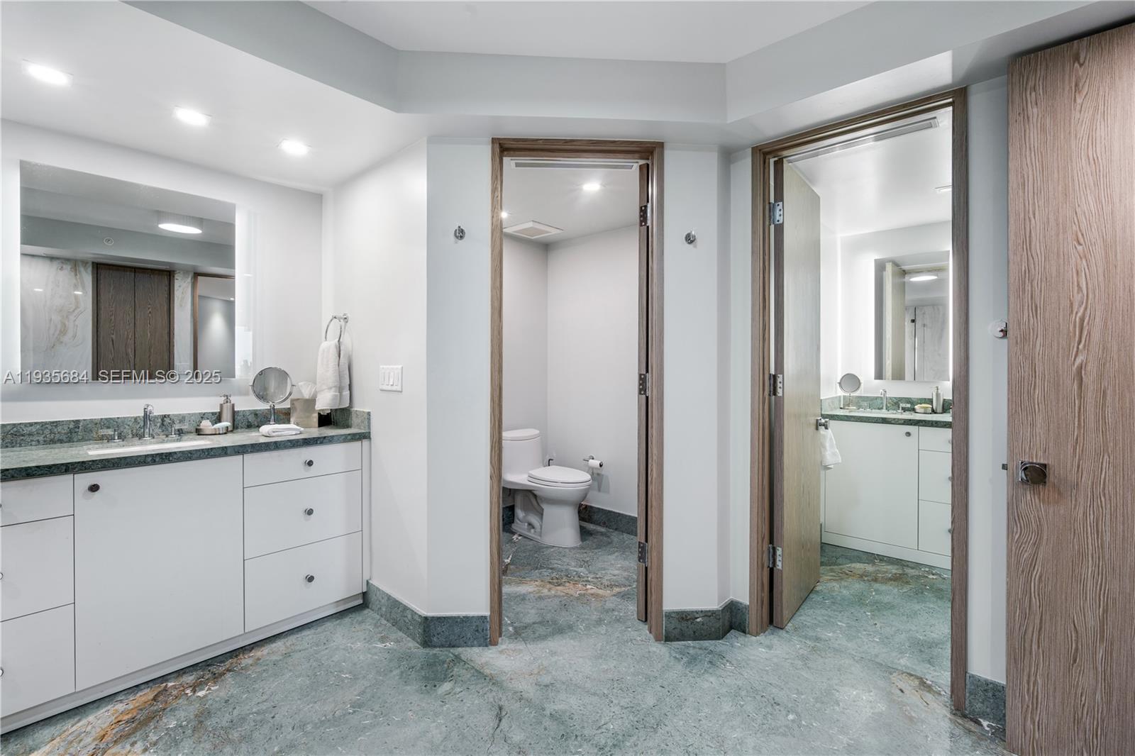 GRAND BAY TOWER CONDO - Residential Lease