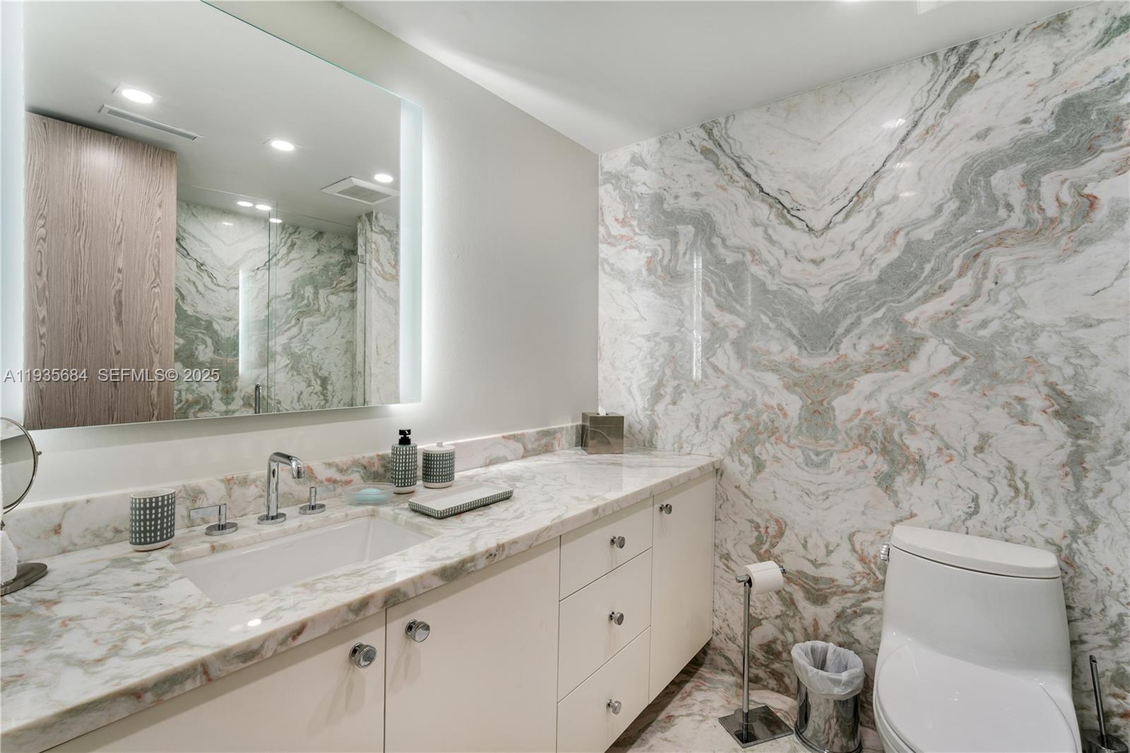 GRAND BAY TOWER CONDO - Residential Lease