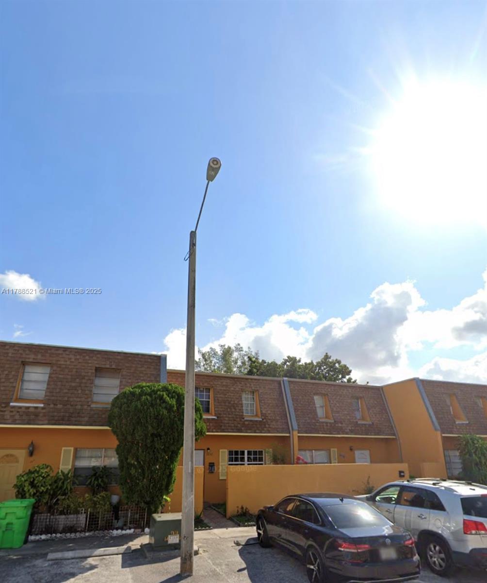 Property for Sale at 2652 Nw 60th Way 175, Sunrise, Miami-Dade County, Florida - Bedrooms: 3 
Bathrooms: 3  - $130,000