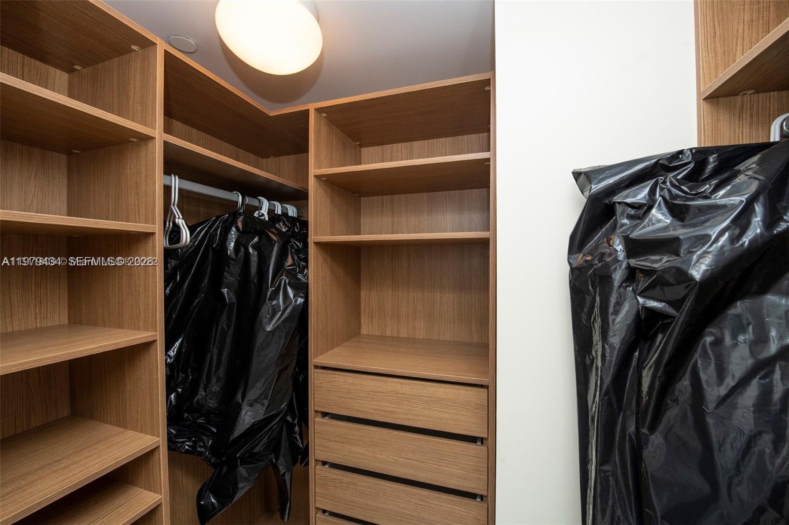 JADE RESIDENCES - Residential