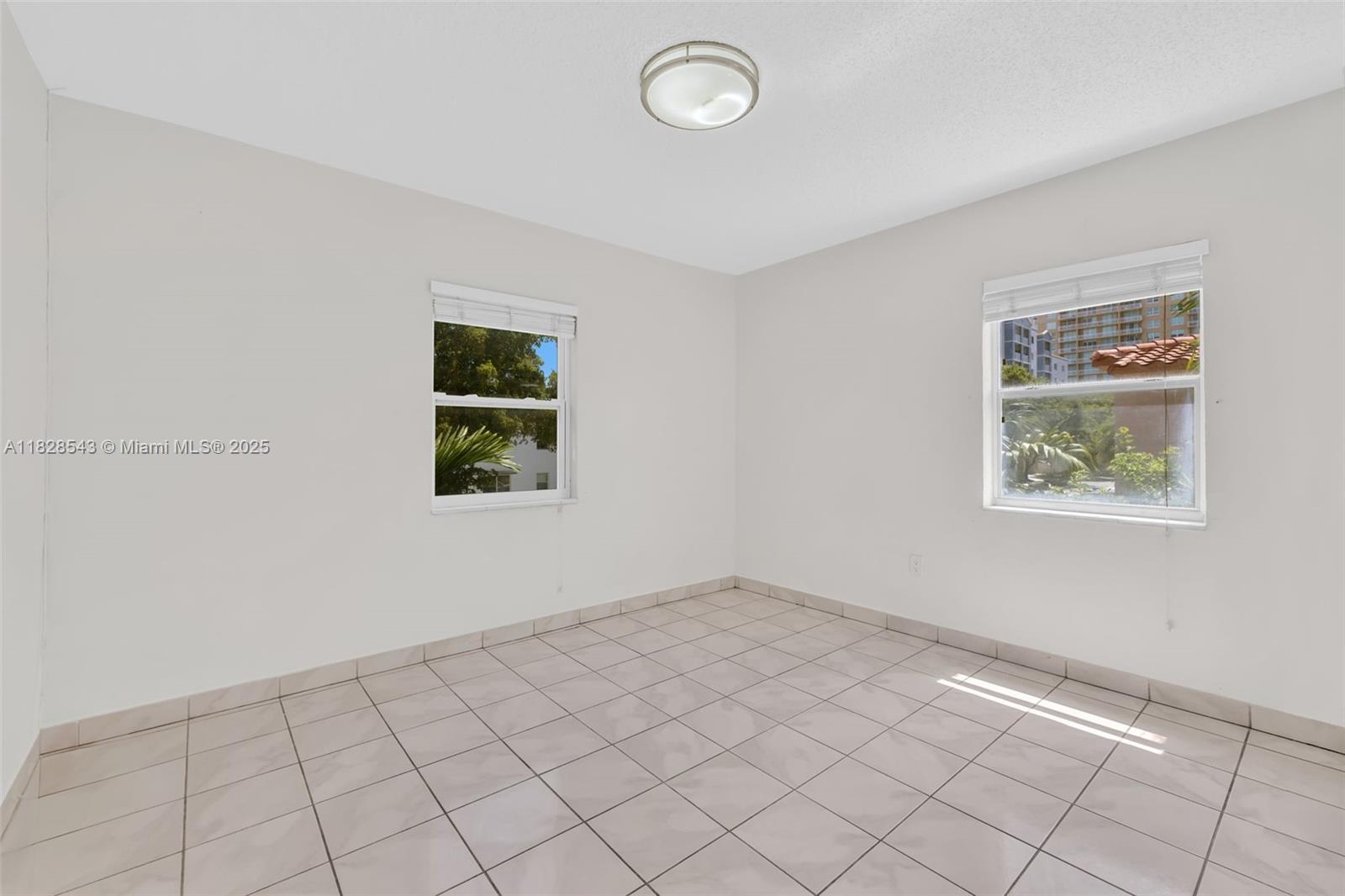 3762 SW 27th St Upstairs