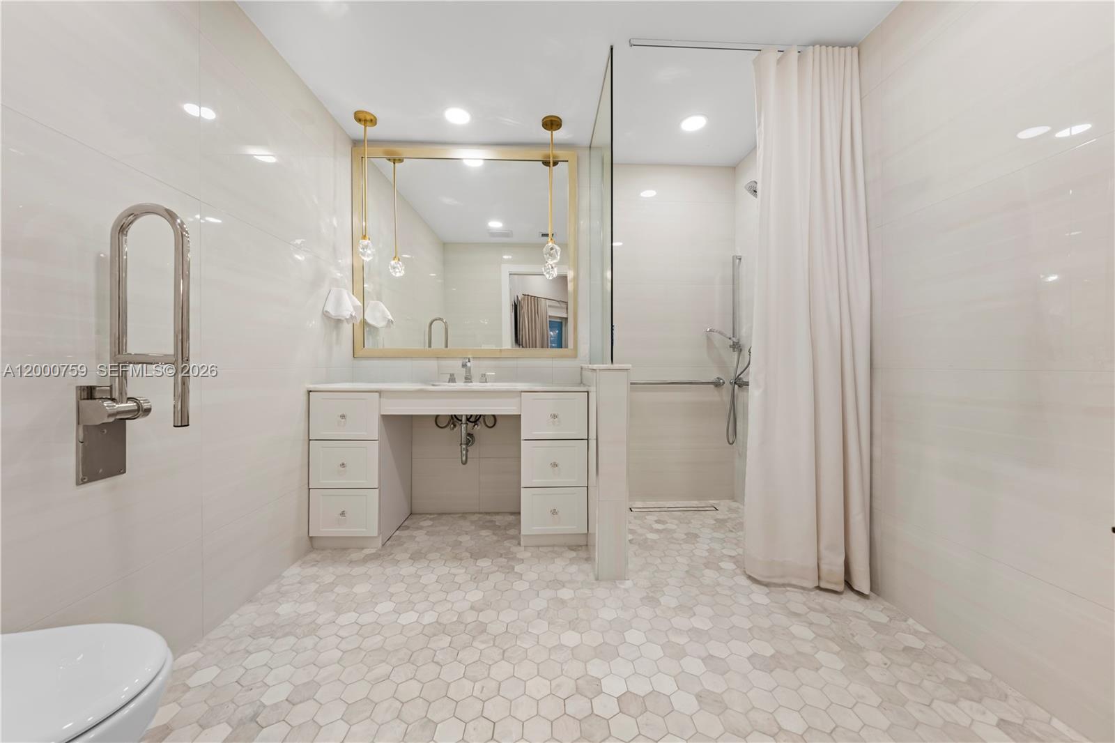 LAKES OF WESTERN PINES RE - Residential