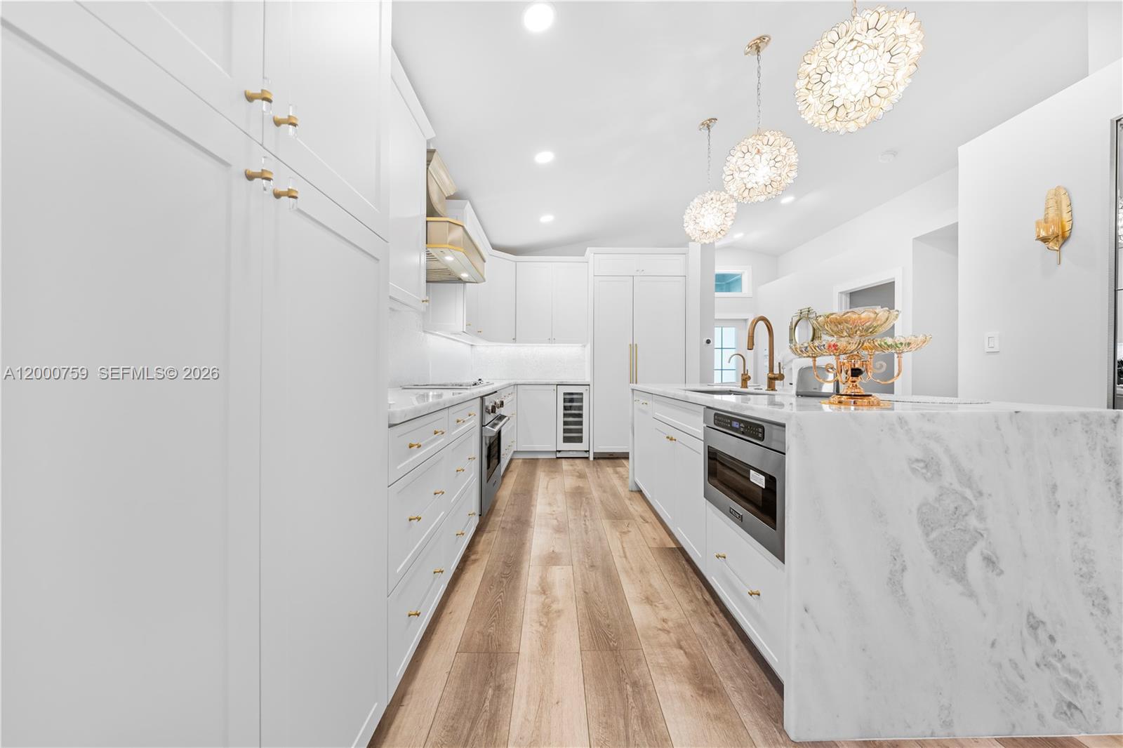 1077 NW 170th Ave, Pembroke Pines, FL, 33028/$850,000 3 1077 NW 170th Ave