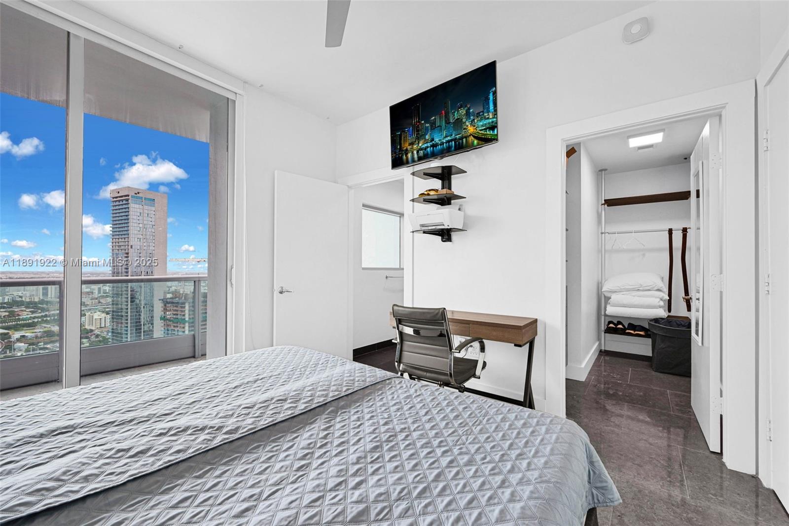 900 BISCAYNE BAY CONDO - Residential Lease