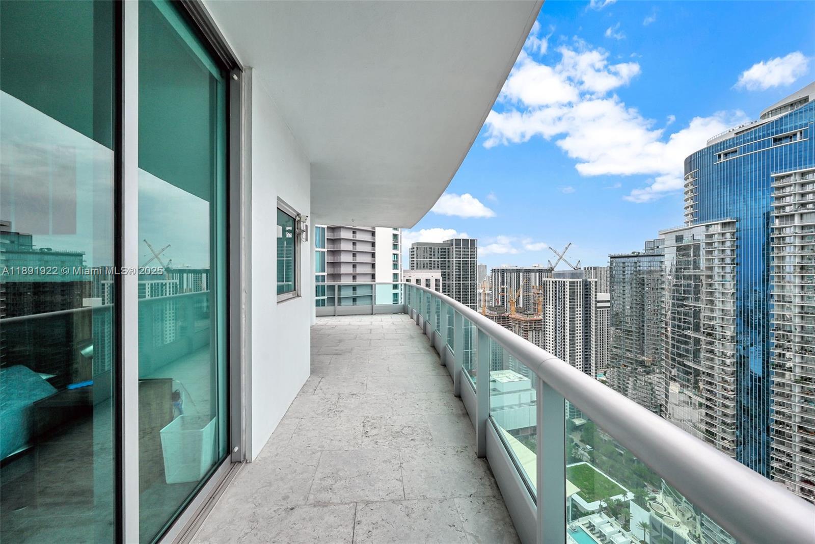 900 BISCAYNE BAY CONDO - Residential Lease