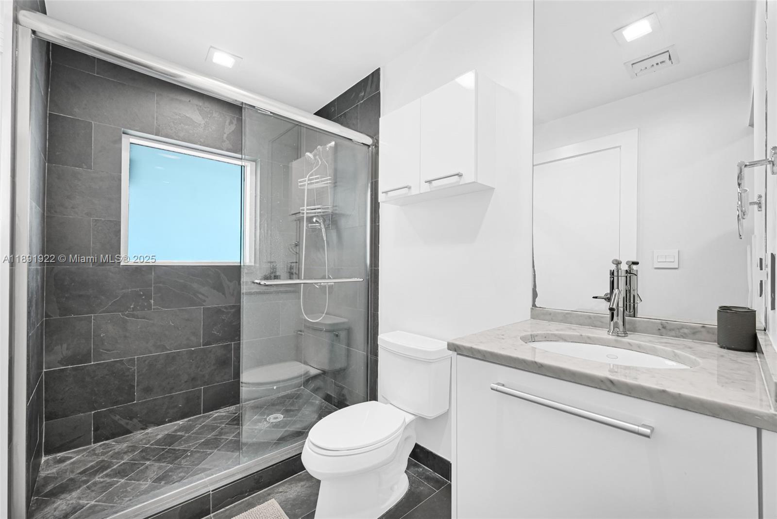 900 BISCAYNE BAY CONDO - Residential Lease
