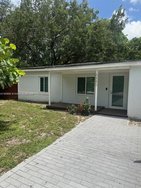 Come live at this move-in ready prime location! This is a 3-bedroom, 1 and 1/2 bathroom single story. Make this layout your own. The house offers a dining room which opens to a very comfortable family room area with terrazo floors throughout. The property features a large backyard . Conveniently located minutes from the shops and restaurants of downtown South Miami and accessible to main highways. Credit score of at least 650, 3 months paystubs or bank statements required.