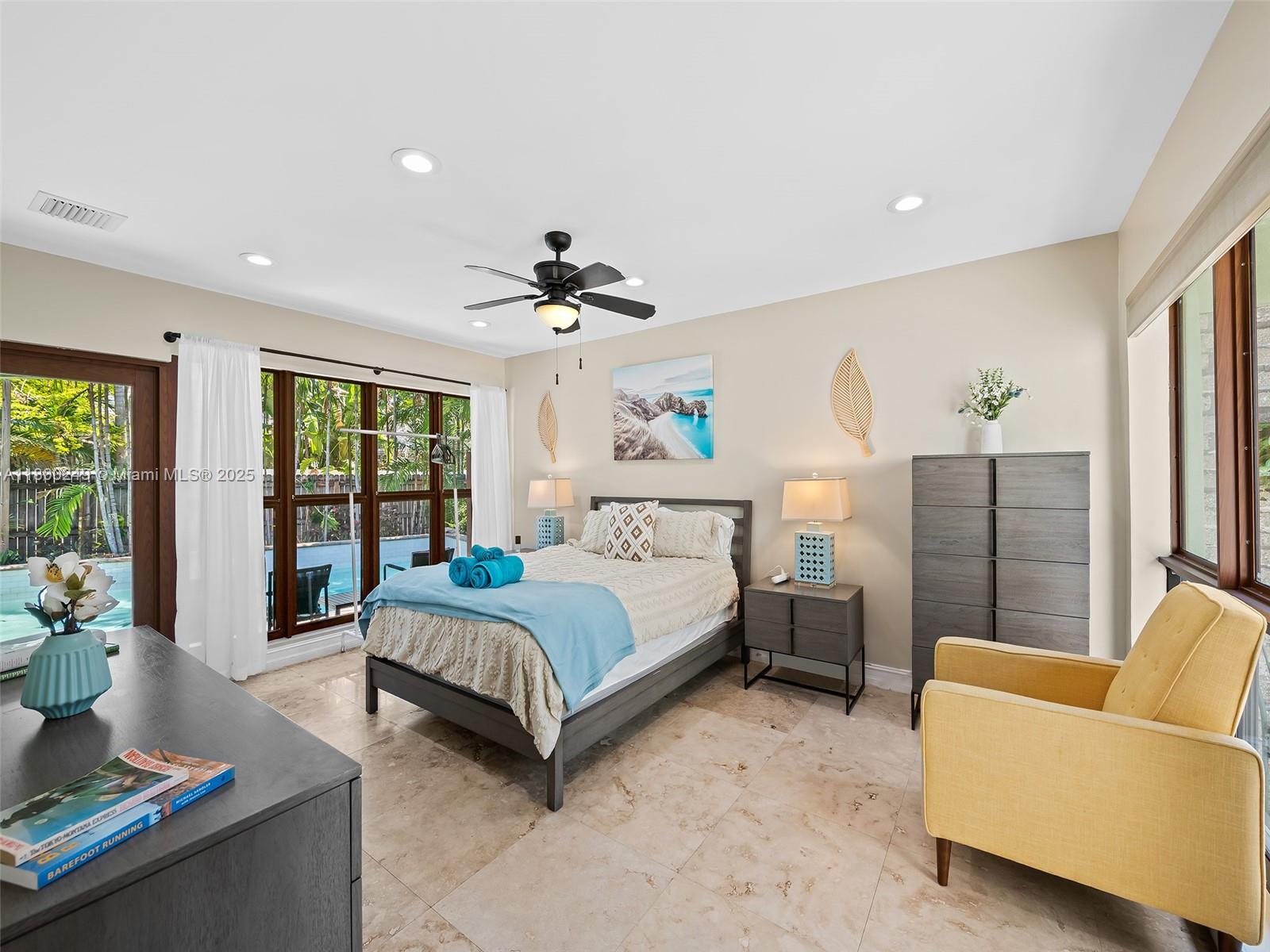 HOLLYWOOD - Residential