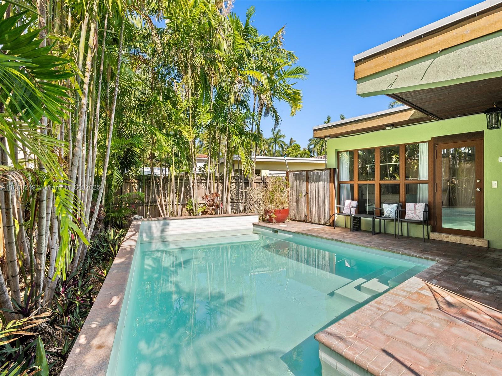 HOLLYWOOD - Residential