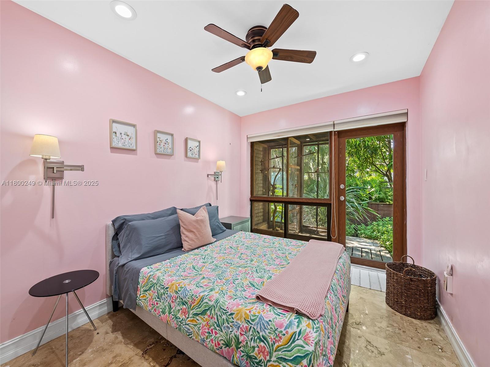 HOLLYWOOD - Residential