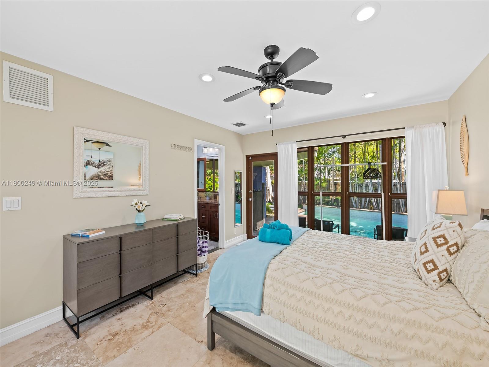 HOLLYWOOD - Residential