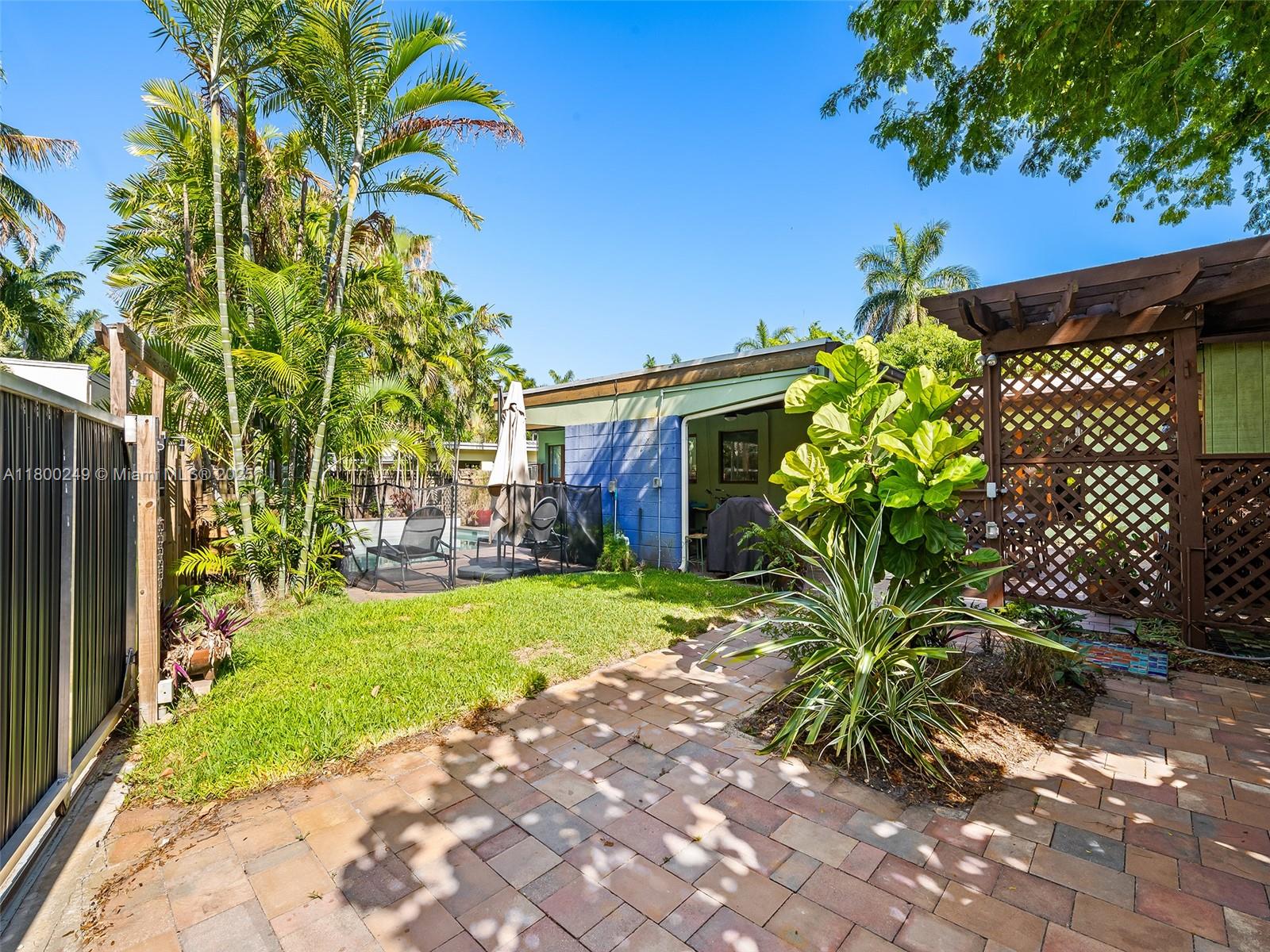 HOLLYWOOD - Residential