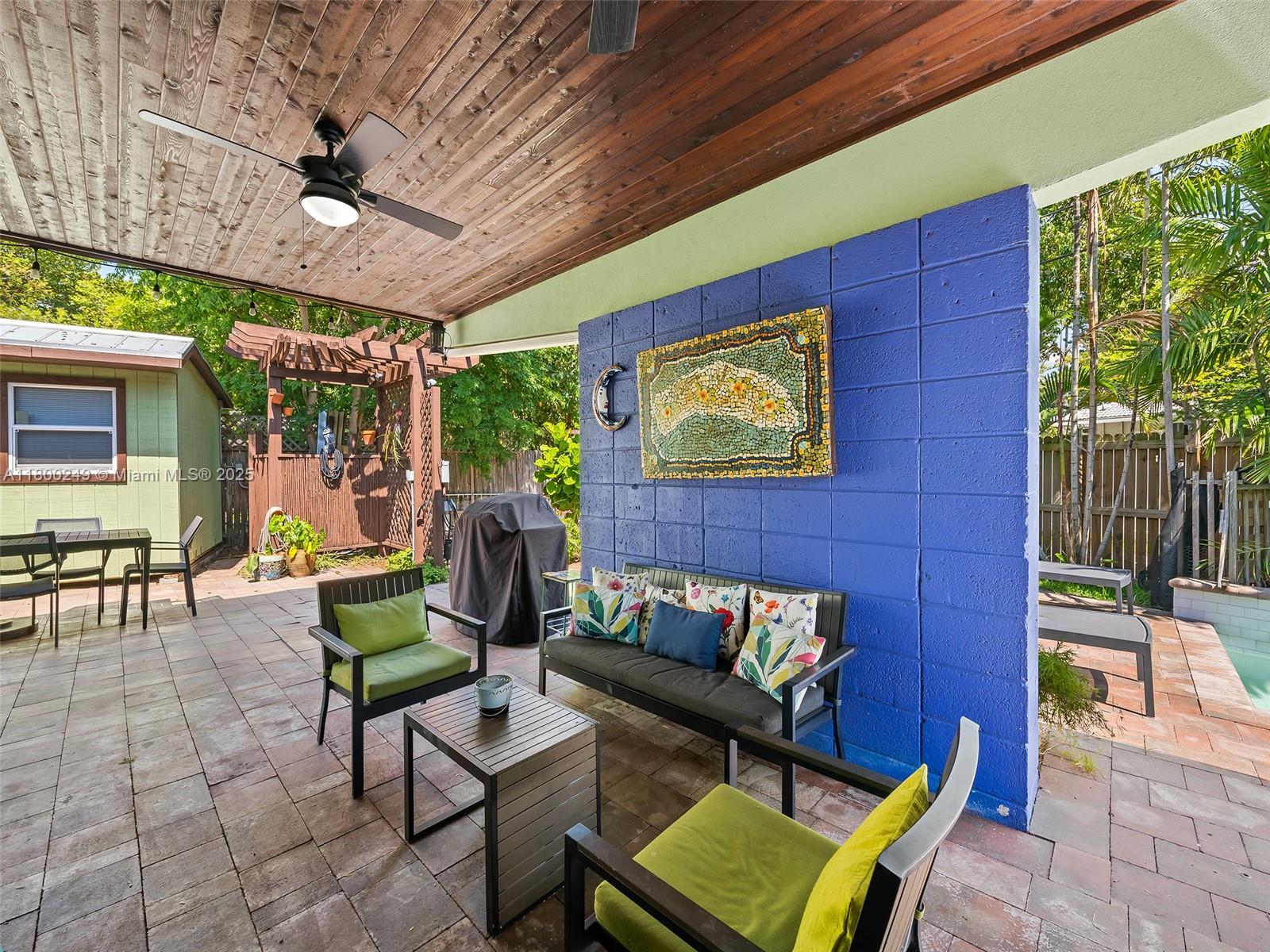 HOLLYWOOD - Residential