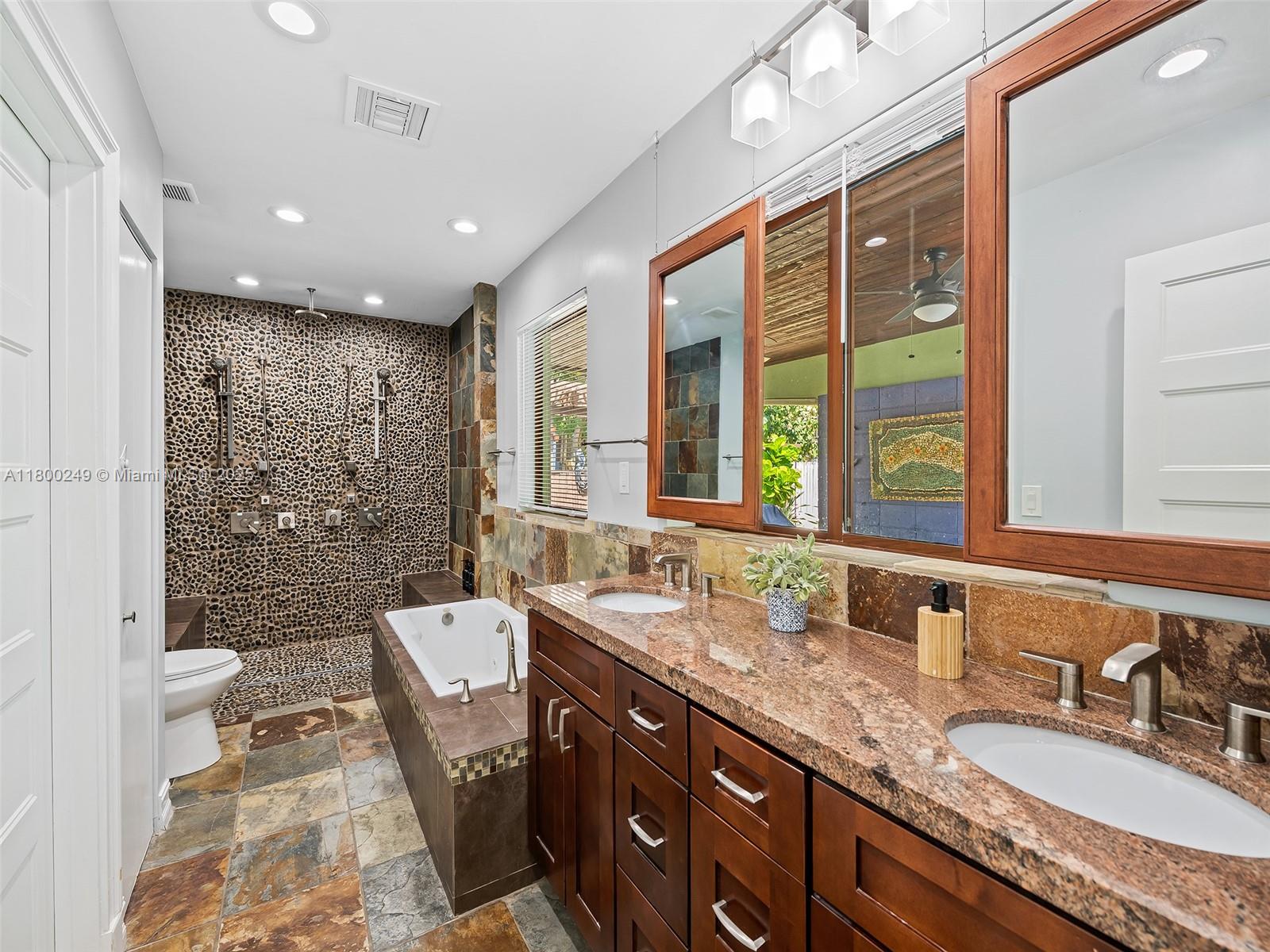 HOLLYWOOD - Residential