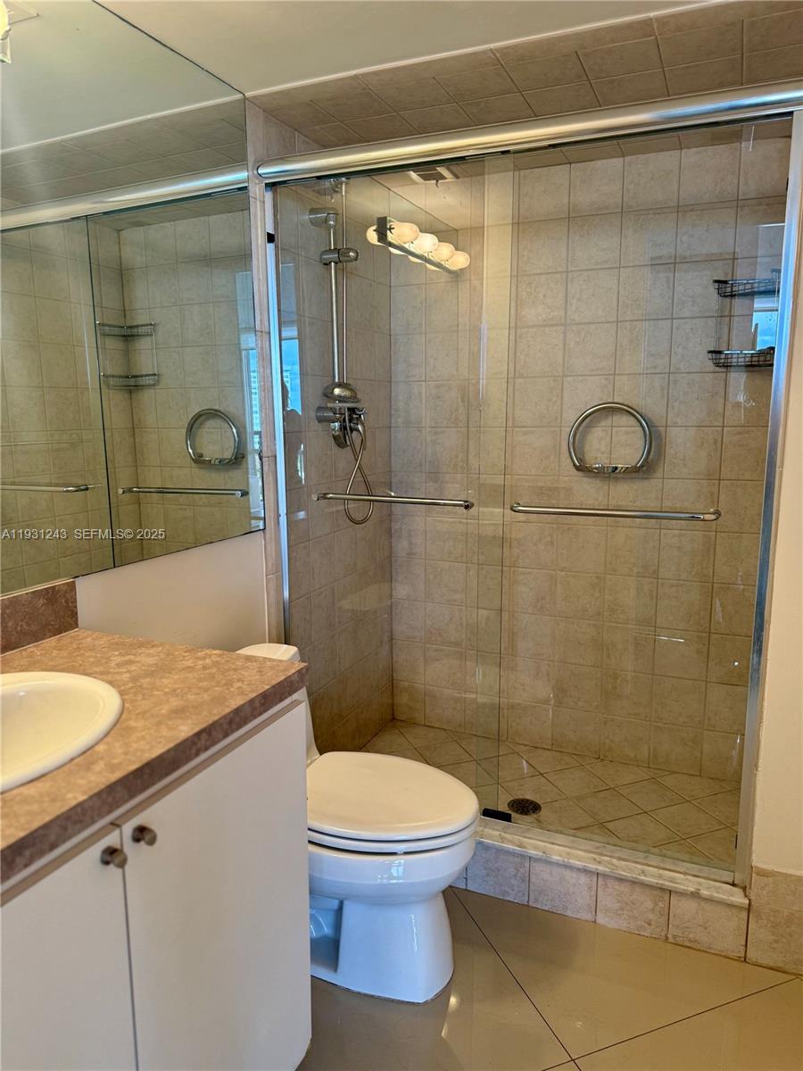 AVANT GARDE CONDO - Residential Lease